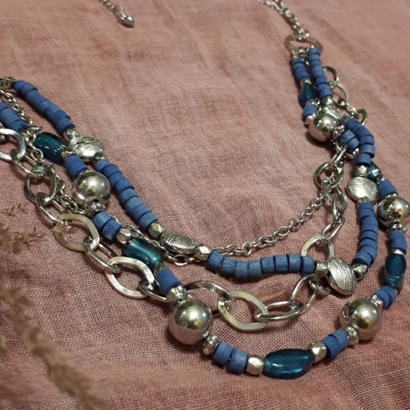 Neclace - Picture 2 of 3